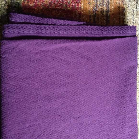 Purple throw blanket - Picture 5 of 5